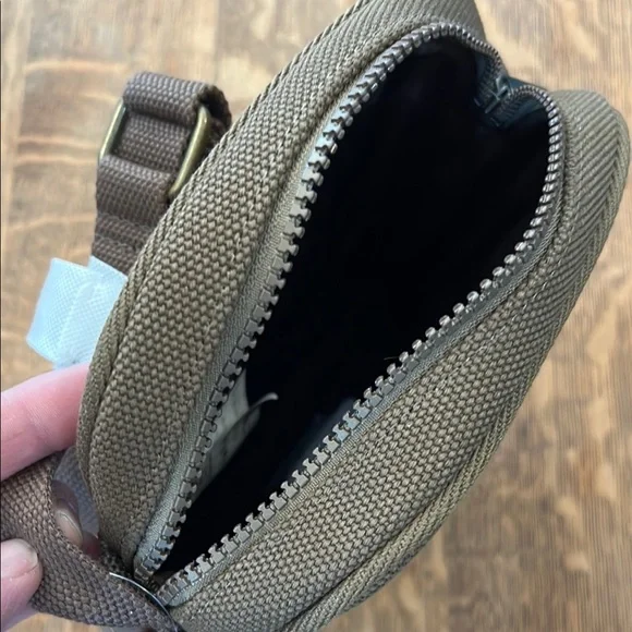 Pendleton Brown and Green Men's Bag - Picture 3 of 4